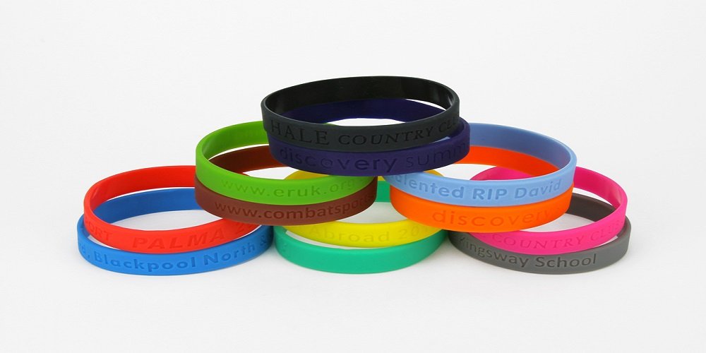 Using Fashionable Ink Injected Wristbands in Advertising
