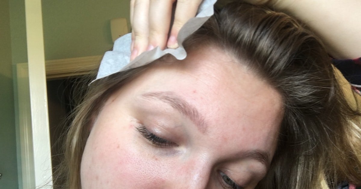 Natural Blotting Paper Infused with Bamboo Charcoal; Works like a Charm in Absorbing Face Oil