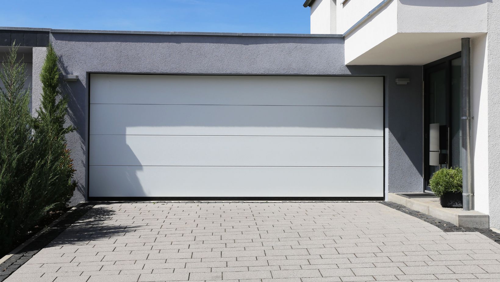 What To Look for When Shopping for An Insulated Garage Door?