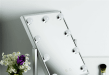 How Do You Select The Right Make Up Mirror For Your Needs?